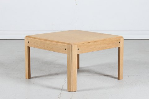 Illum Wikkelsø
Plexus
Coffee Table